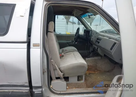 1993 Chevrolet Gmt-400 K1500 z USA, uszkodzony, nr VIN 1GCEK14K5PZ134056